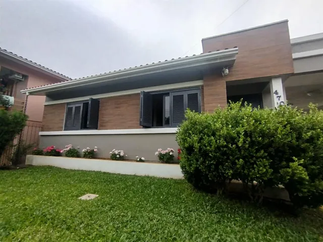Casa com 4 dormitórios