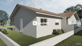 Fachada de uma casa residencial com telhado de telhas em Lajeado, Brasil.