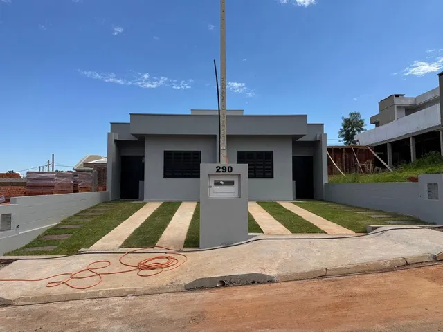 Casa geminada com 2 dormitórios