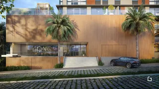 Fachada moderna de um imóvel em Lajeado, Brasil, com revestimento de madeira.