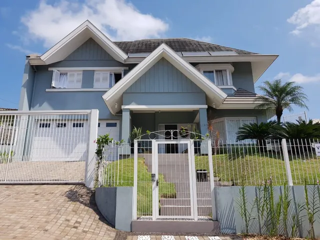 Casa com 4 dormitórios