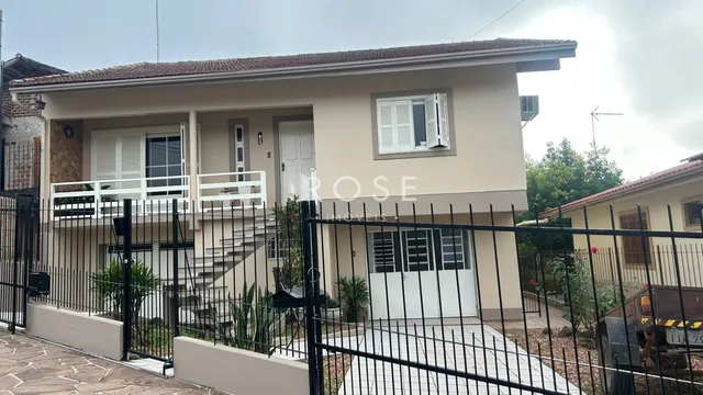 Casa com 4 dormitórios