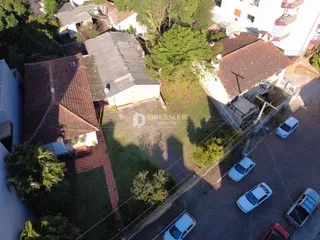 Vista aérea de propriedades residenciais em Lajeado, Brasil.