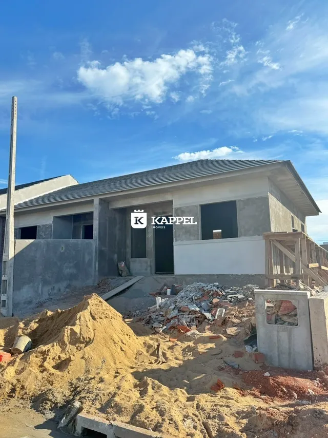 Casa geminada com 2 dormitórios