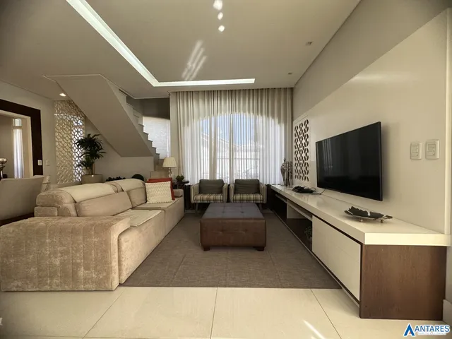 Casa com 5 dormitórios