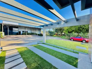 Vista da fachada de uma propriedade com área externa em Lajeado, Brasil.