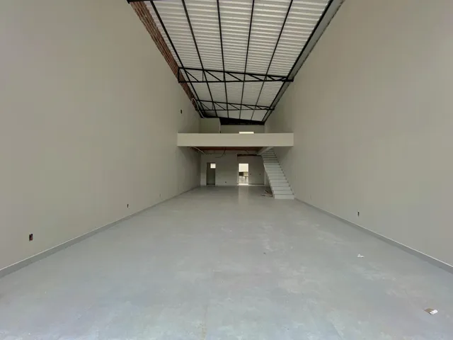 Loja com 1 dormitório