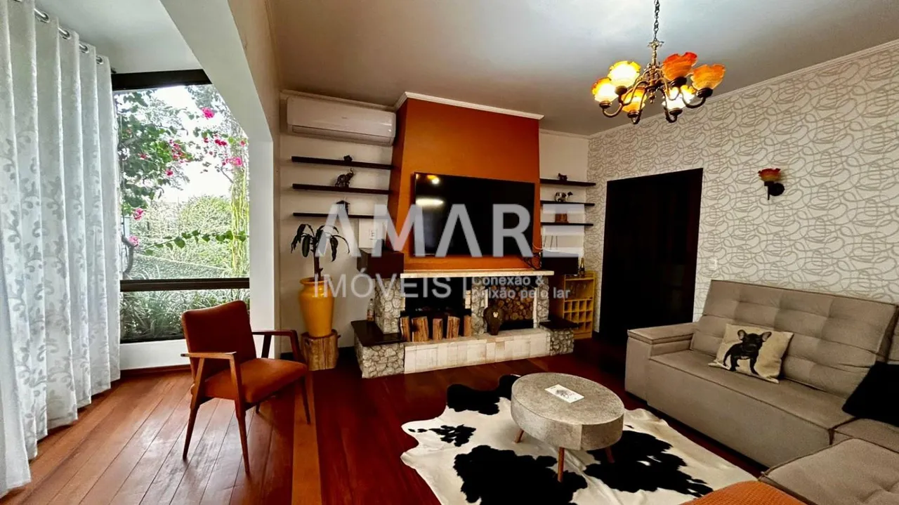 Casa com 5 dormitórios, foto 1