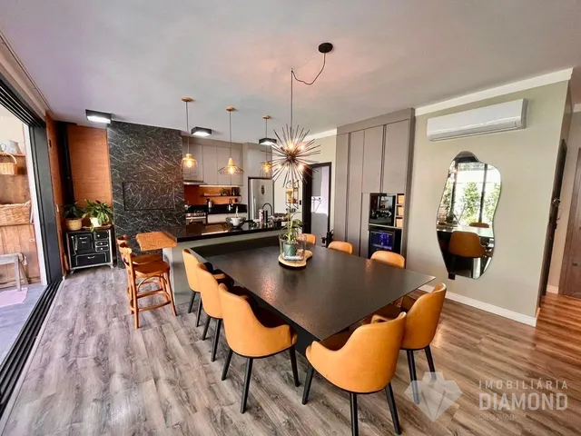 Casa com 3 dormitórios