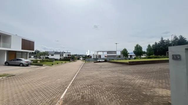 Vista externa de casas e entrada em Lajeado, Brasil.