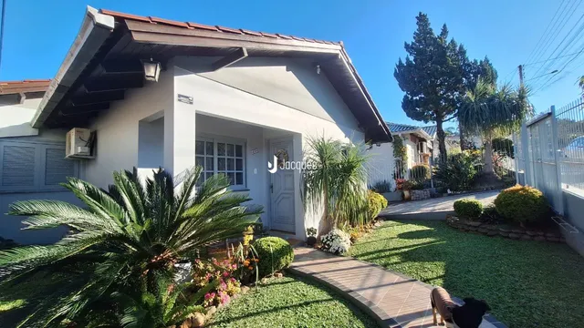 Casa com 3 dormitórios