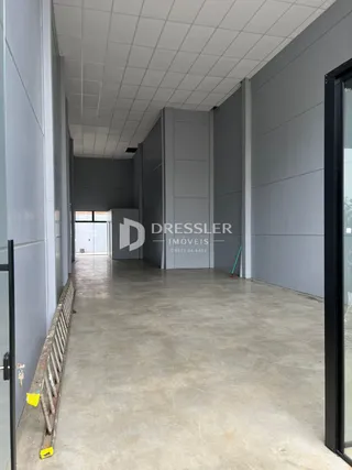 Corredor interno de uma residência em Lajeado, Brasil.