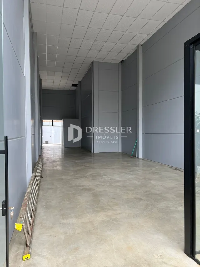 Corredor interno de uma residência em Lajeado, Brasil.
