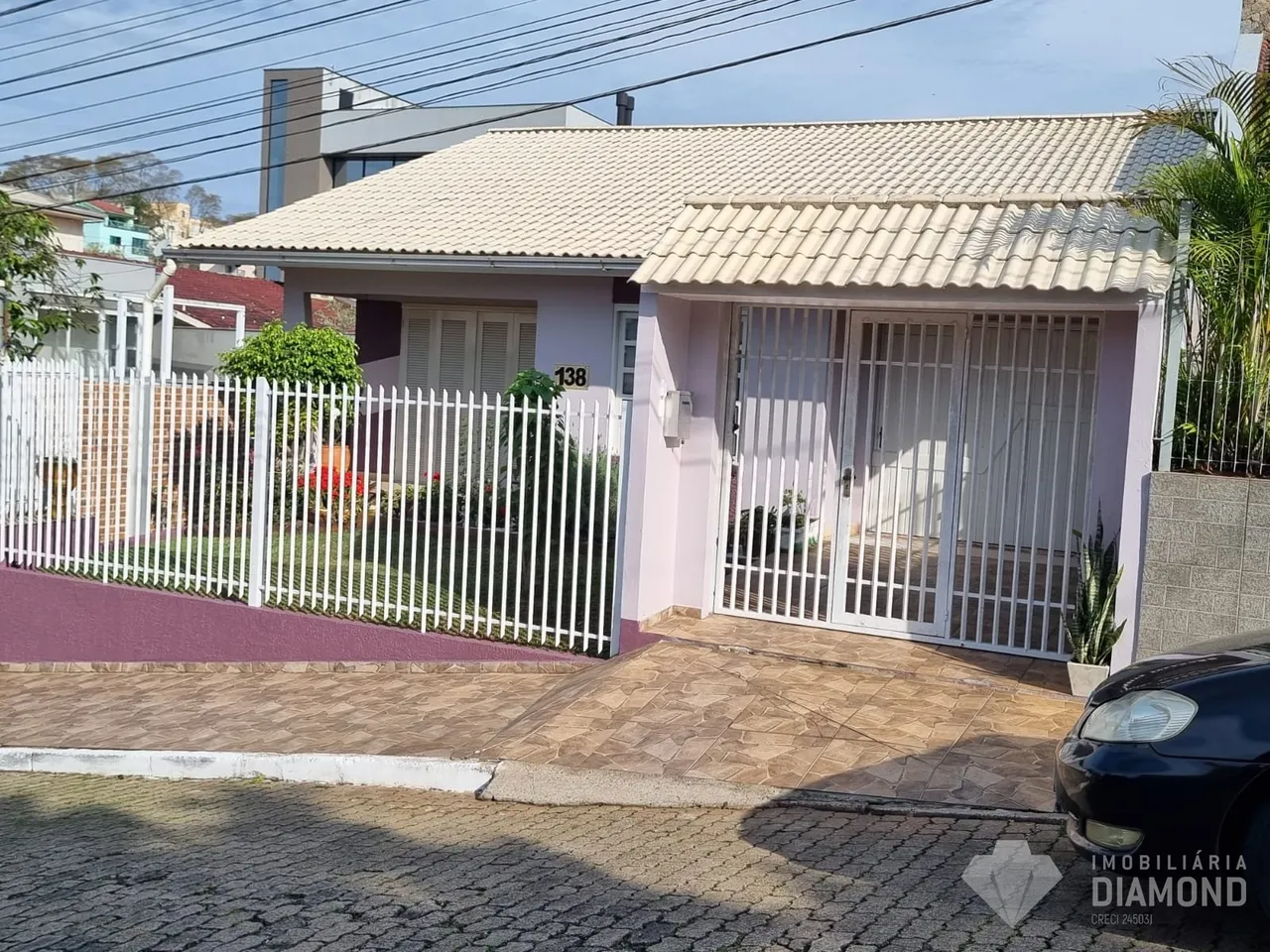 Casa com 3 dormitórios, foto 1