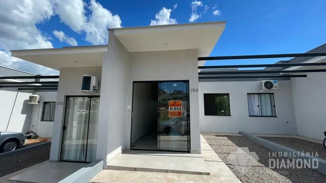 Casa geminada com 2 dormitórios