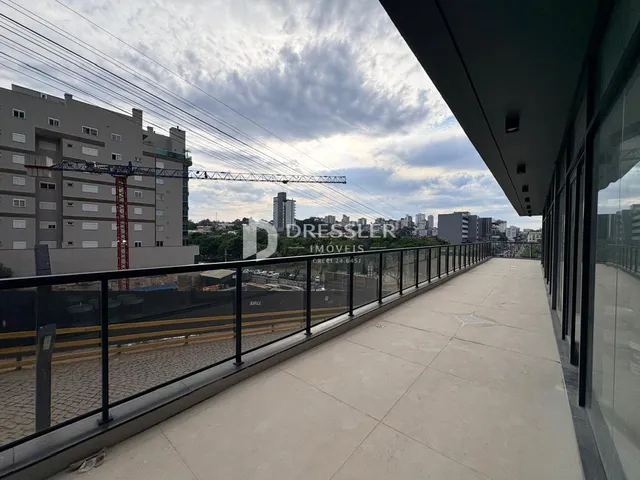 Vista da varanda com vista para a paisagem urbana de Lajeado.