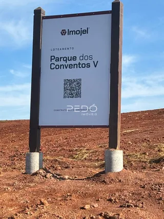Placa de um loteamento no Parque dos Conventos V em Lajeado, Brasil.