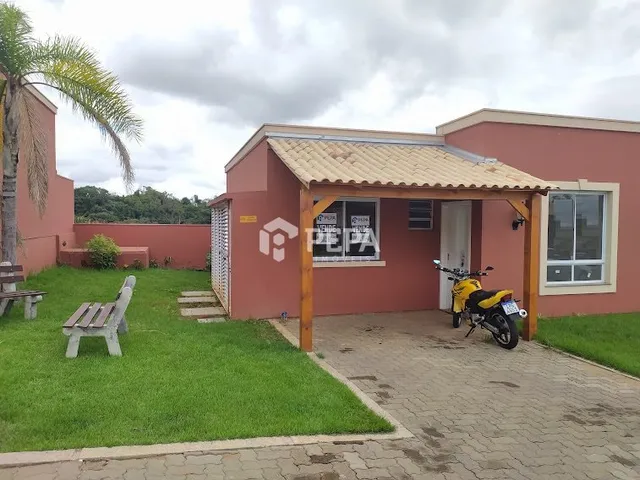 Casa geminada com 3 dormitórios