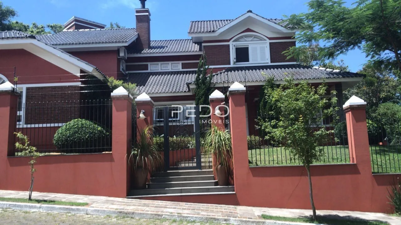 Casa com 4 dormitórios, foto 1