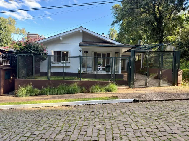 Casa com 3 dormitórios