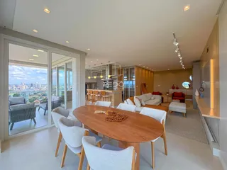 Sala de jantar e estar de um imóvel em Lajeado, Brasil.