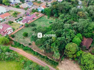 Vista aérea de um terreno com vegetação densa em Lajeado, Brasil.