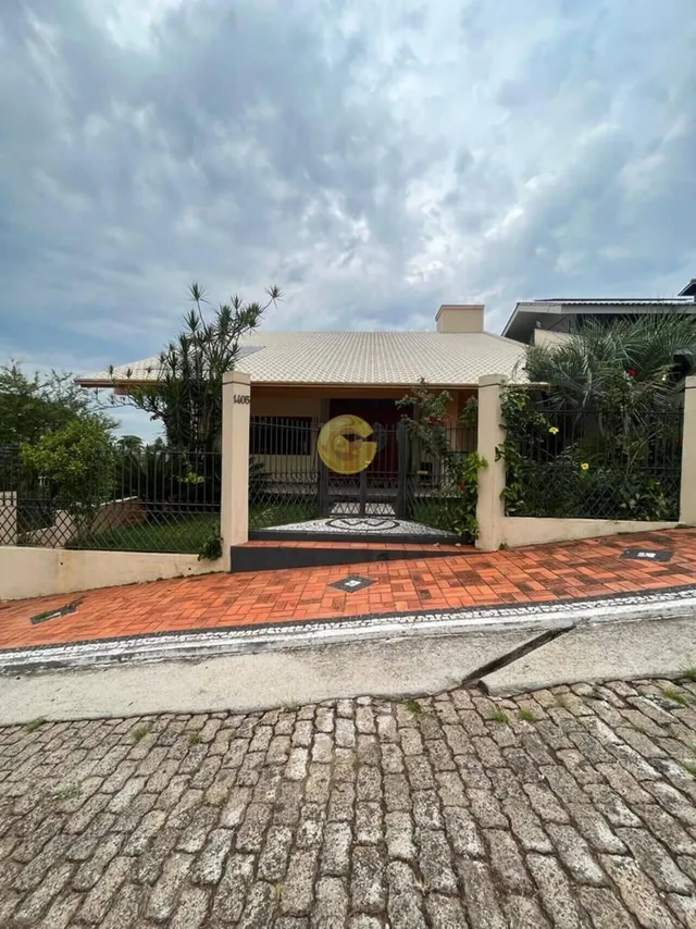 Casa com 5 dormitórios