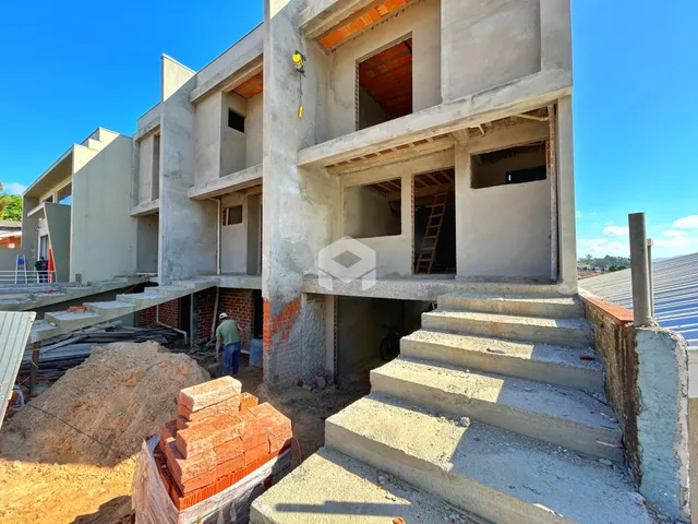 Fachada de um prédio em construção em Lajeado, Brasil.