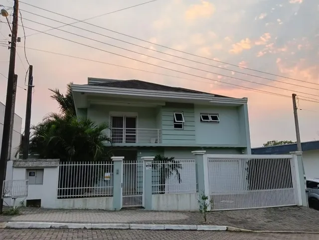 Casa com 3 dormitórios