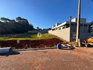 Vista externa da propriedade em Lajeado, Brasil, mostrando a fachada e o terreno.