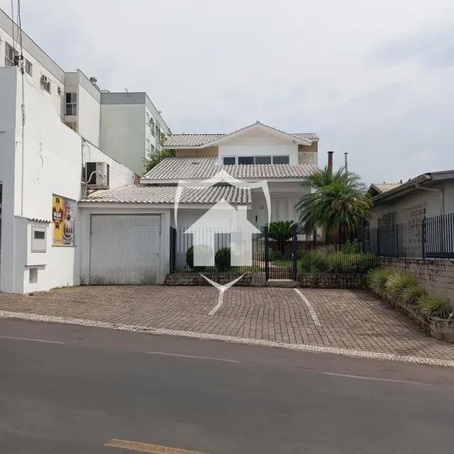 Casa com 5 dormitórios, foto 1