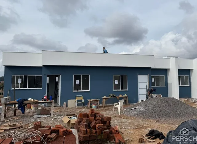 Casa geminada com 2 dormitórios