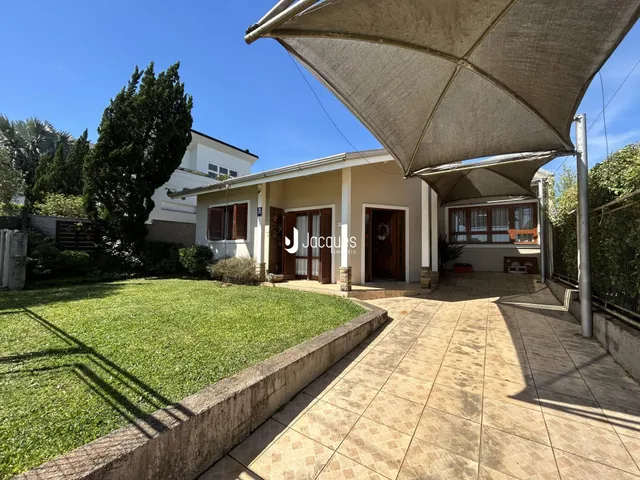 Casa com 3 dormitórios