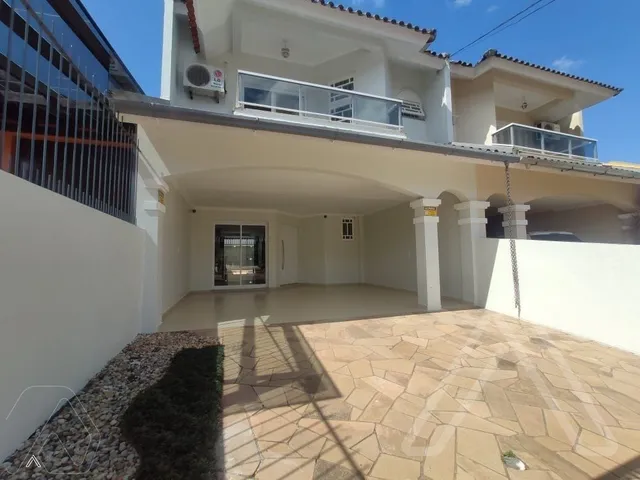 Sobrado com 3 dormitórios