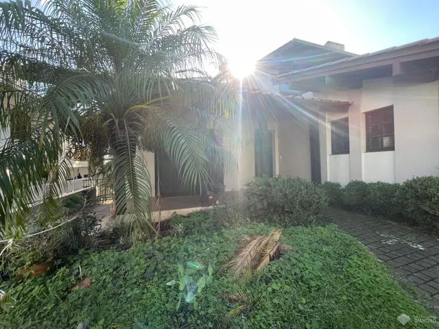 Casa com 4 dormitórios