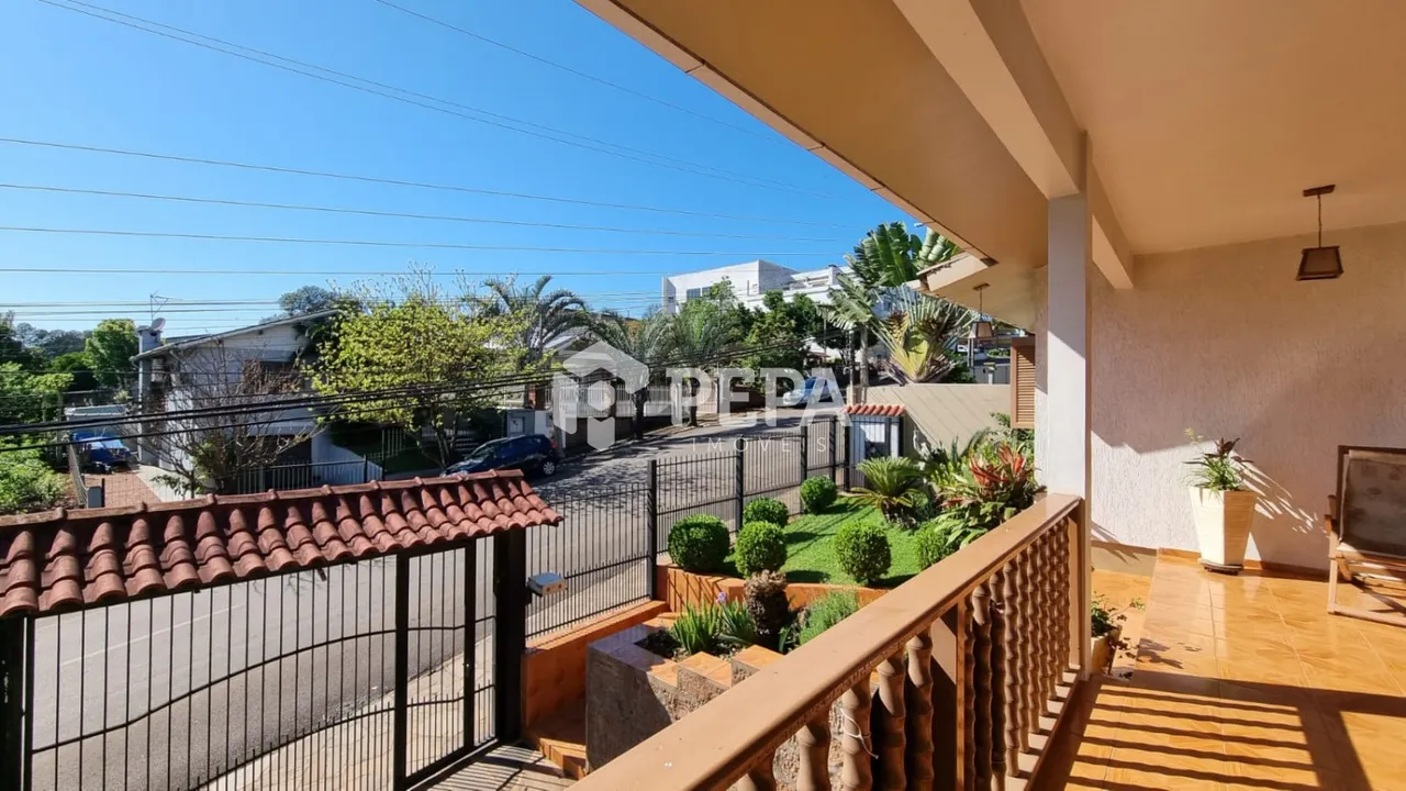 Casa com 4 dormitórios, foto 1