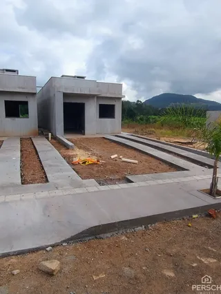 Vista externa de uma construção com fundação de concreto em Lajeado, Brasil.