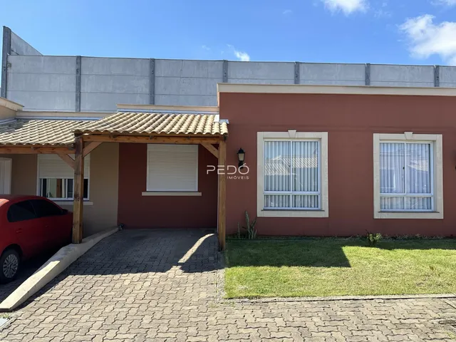 Casa geminada com 2 dormitórios