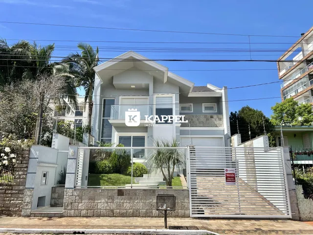 Fachada de uma casa moderna em Lajeado, Brasil.