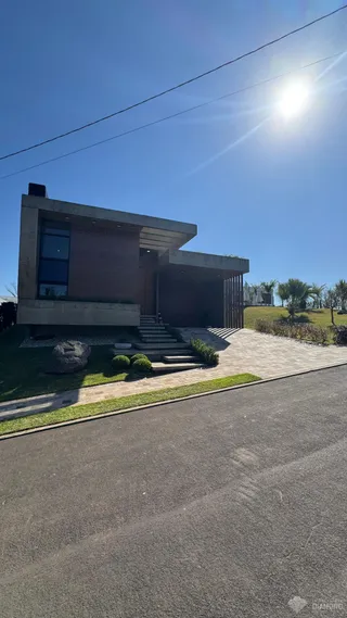Casa com 3 dormitórios, foto 1
