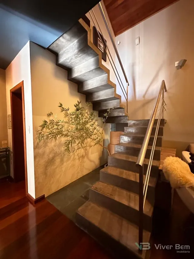 Casa com 4 dormitórios