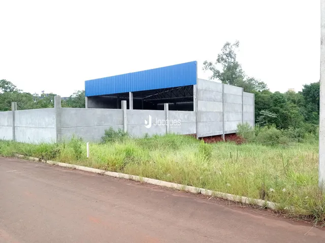 Vista externa de uma estrutura de concreto em Lajeado, Brasil.