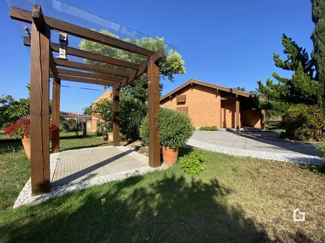 Casa com 3 dormitórios