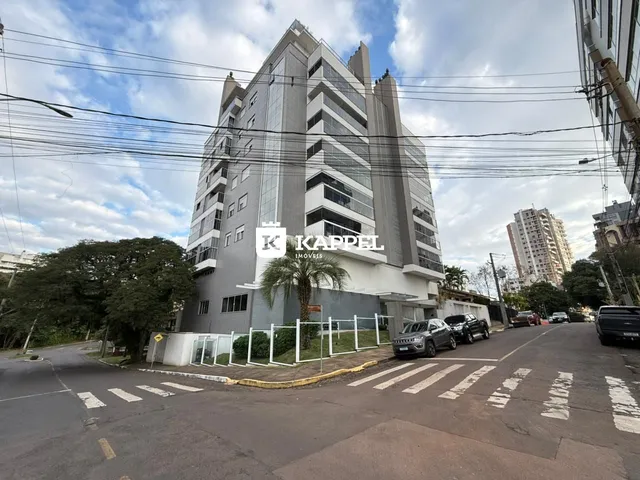 A fachada de um prédio residencial moderno em Lajeado, Brasil.