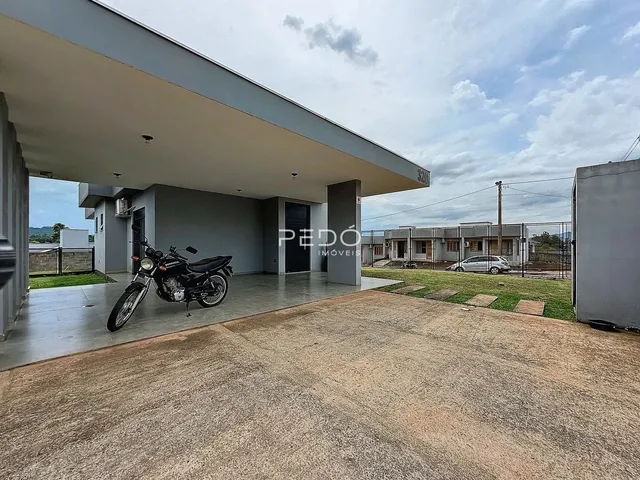 Vista da fachada de uma casa moderna em Lajeado, Brasil.