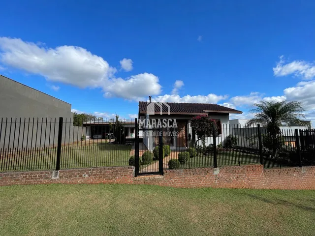 Casa com 4 dormitórios