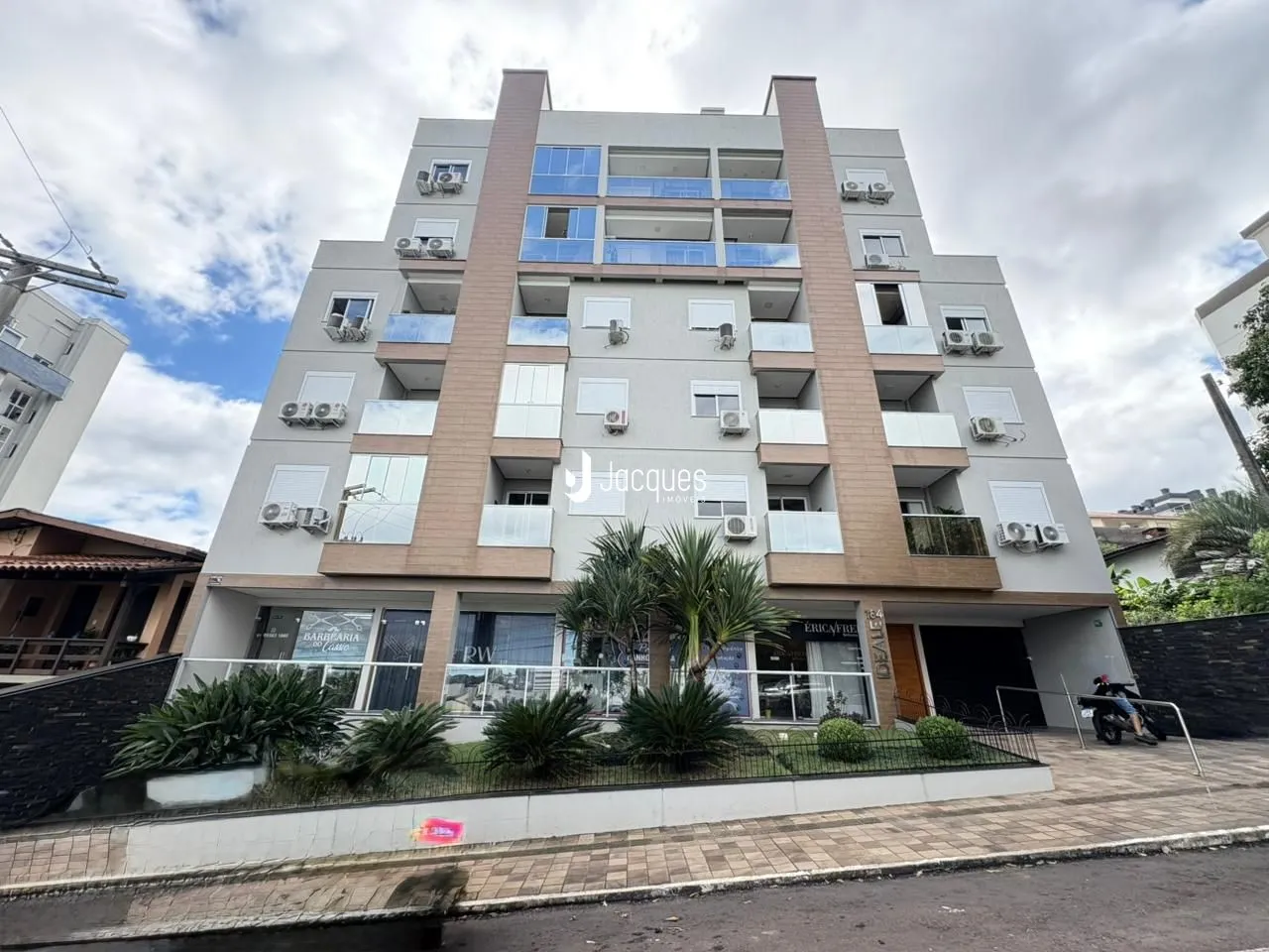 Fachada de um prédio residencial em Lajeado, Brasil.