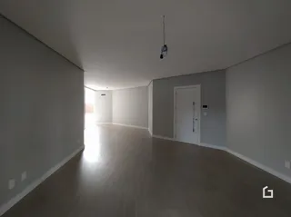 Foto de um corredor interno de uma propriedade em Lajeado.