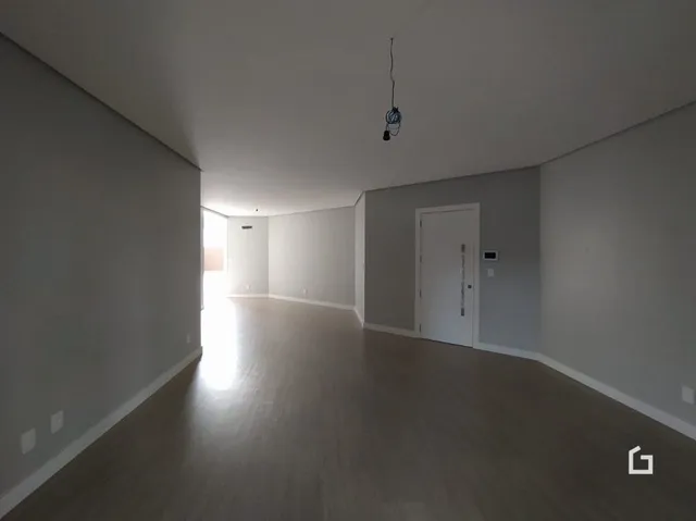 Foto de um corredor interno de uma propriedade em Lajeado.