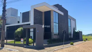 Casa com 4 dormitórios, foto 1